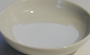 テレピン油少量を皿に入れた写真。無色に見える。