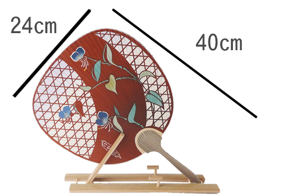 うちわのサイズ：24×40cm