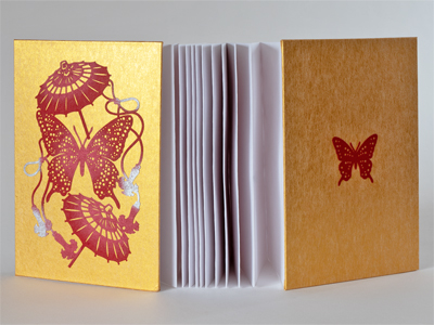 御朱印帳「蝶に和傘」（金）ジャバラ式